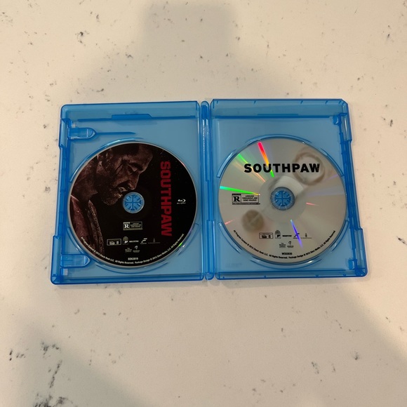 Southpaw BlueRay DVD - Picture 3 of 3